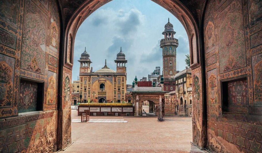 15 Best Places to visit in Lahore