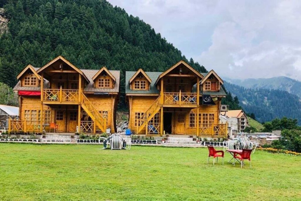 hotels in Naran