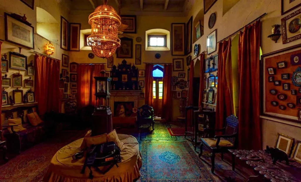 Photo Credit: FakirKhanaMuseumLahore (Fakir Khana Museum: South Asia’s biggest private museum)